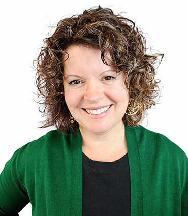 A headshot picture of Kelly Matamoros.