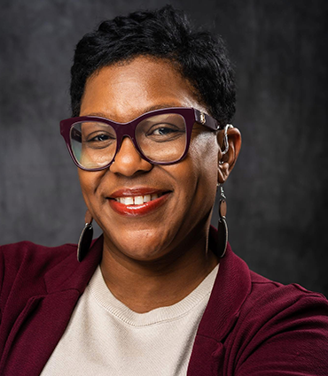 Dr. Regina Daniels headshot.